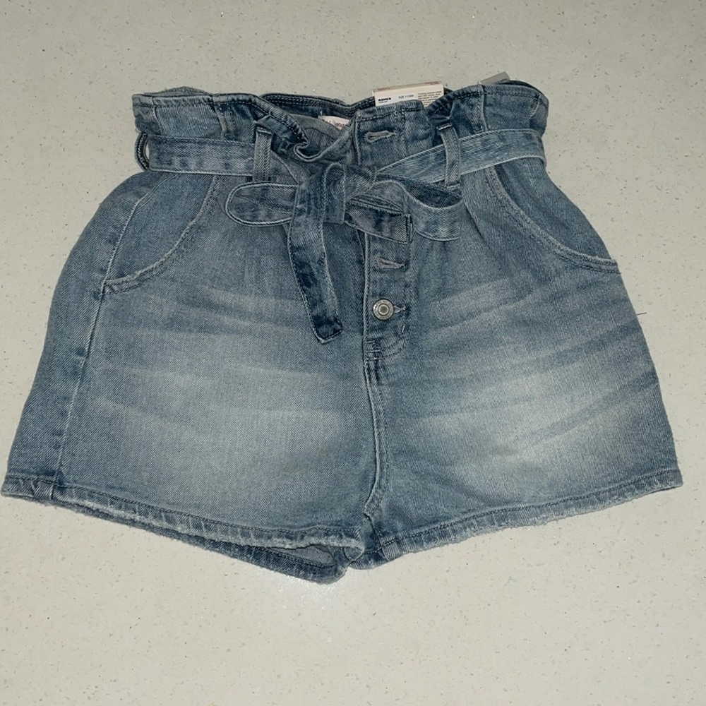 Super cute juniors mom shorts size 11 NWT